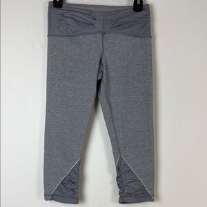Lululemon Embrace Crop 21" Legging Size 8 Gray Ruched Back Pin Tuck Capri